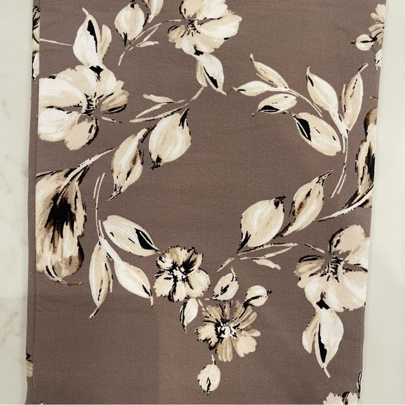 NWOT! J.Jill Woman’s Floral Print Pants w. Elastic Waistband - Picture 13 of 16